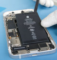 Výměna baterie iphone 12